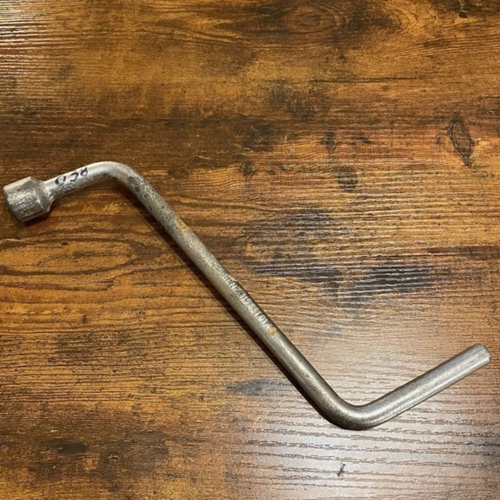 Mercedes Late 60s & Early 70s HazeT 17mm lug bolt 1 Wrench 1155810146 #️⃣038 - Picture 2 of 8